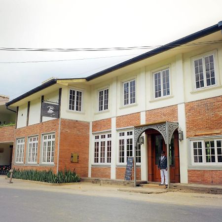 Railway Lodge Hostel هاتون المظهر الخارجي الصورة