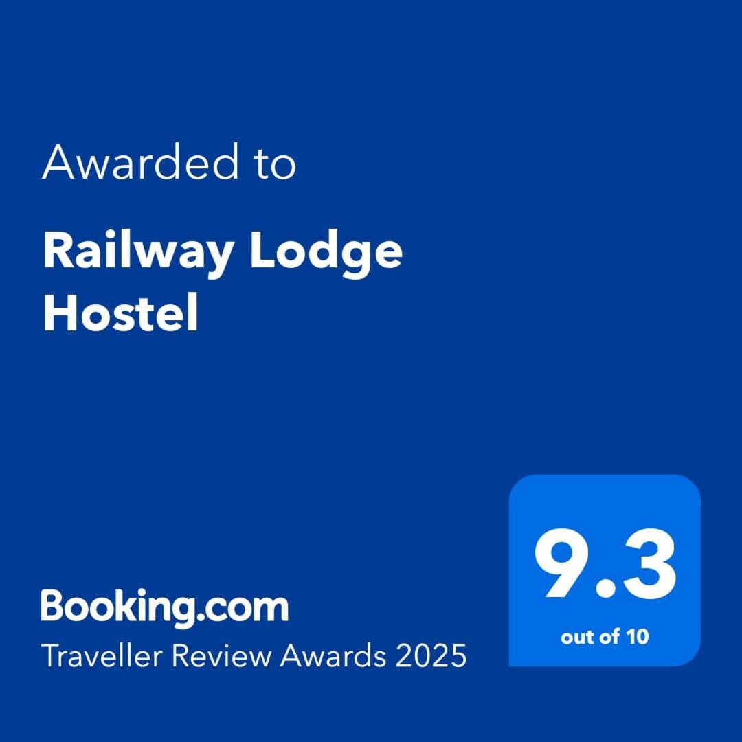 Railway Lodge Hostel هاتون المظهر الخارجي الصورة