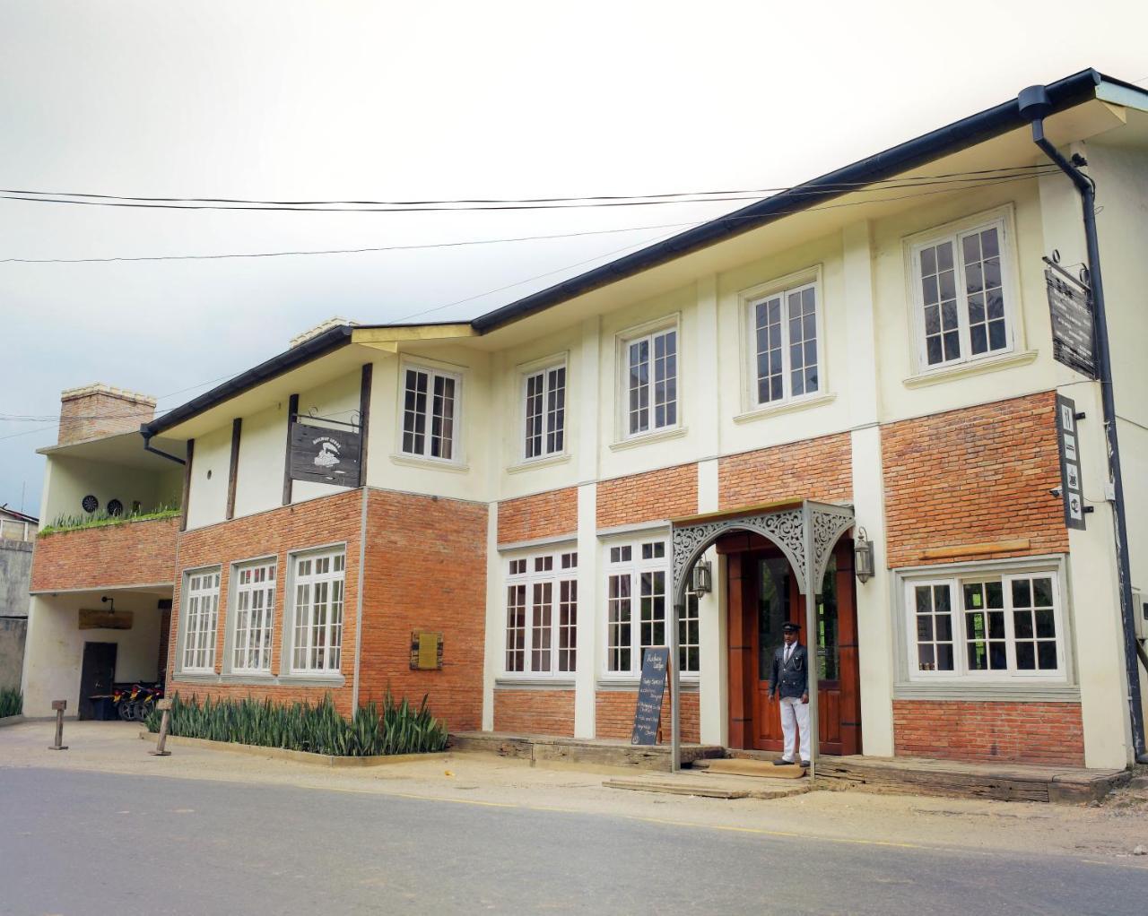 Railway Lodge Hostel هاتون المظهر الخارجي الصورة