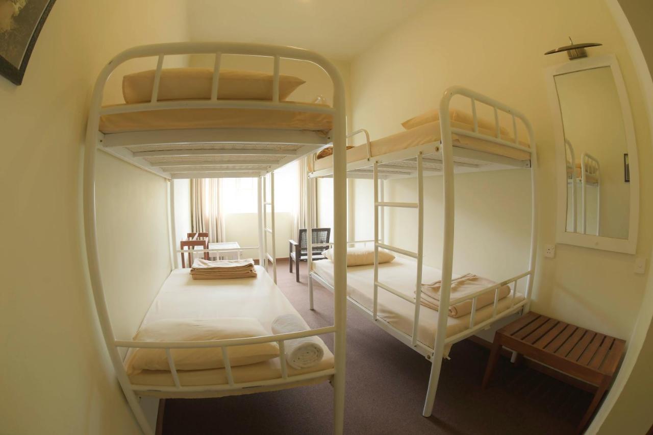 Railway Lodge Hostel هاتون المظهر الخارجي الصورة