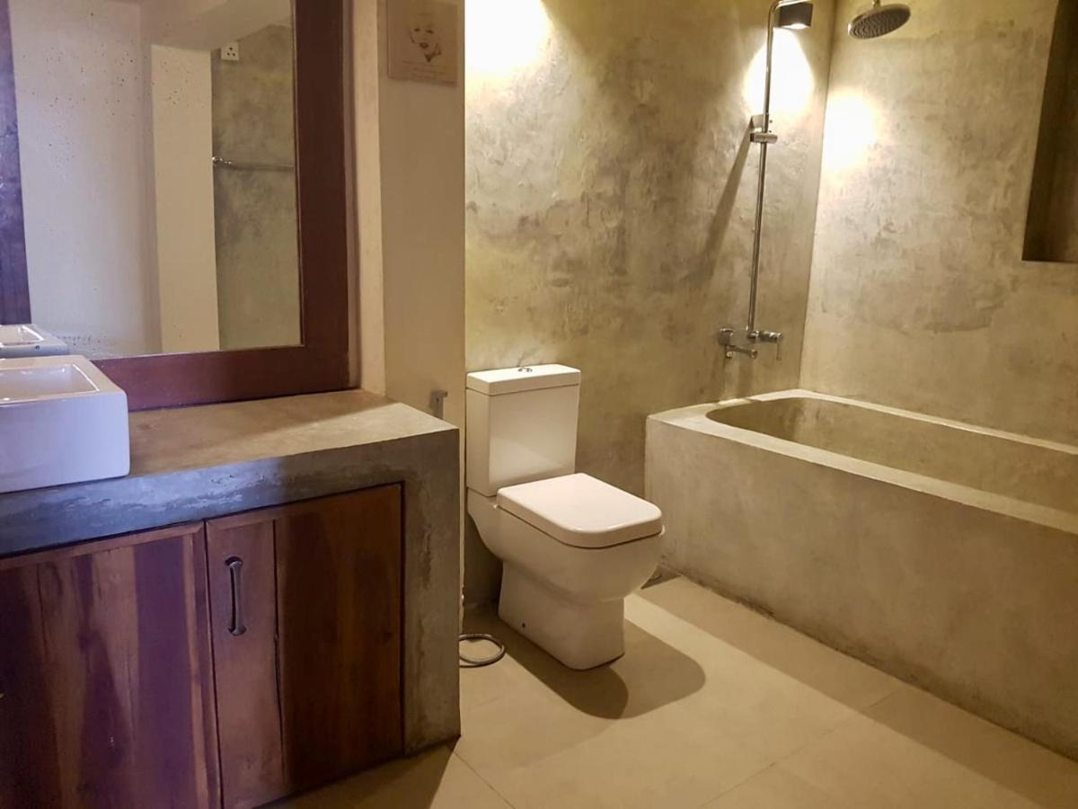 Railway Lodge Hostel هاتون المظهر الخارجي الصورة